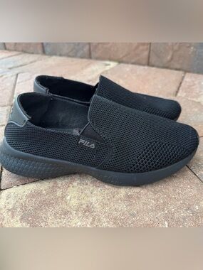 FILA Mallorca Women's Slip On Sneakers Black Knit Walking Shoes Size 7.5